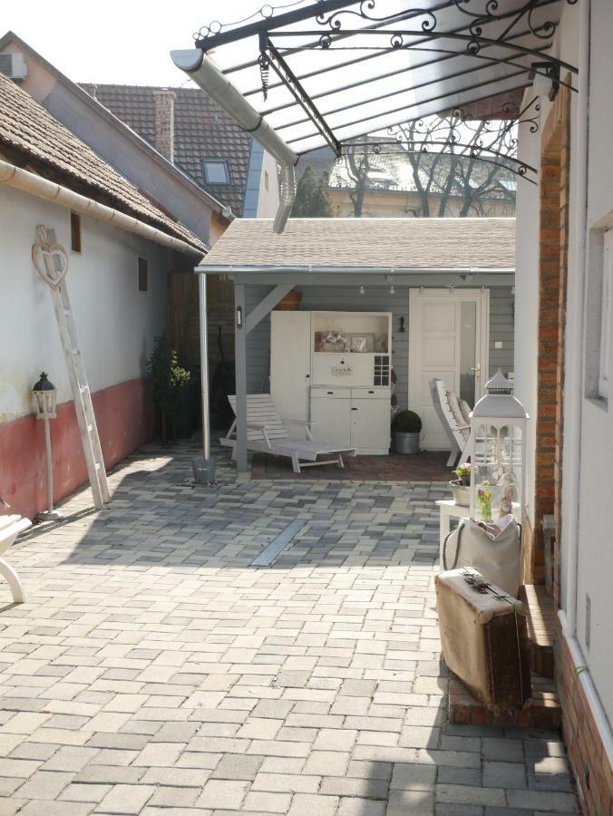 Feliz Apartman Gyula Ngoại thất bức ảnh